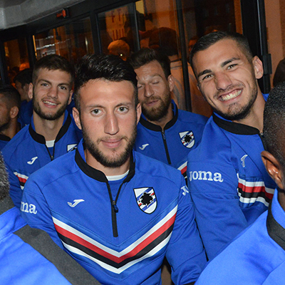 Che festa a Ponte di Legno: la Samp si presenta sulle note di De Scalzi