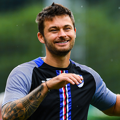 Allenamento a gruppi tra palestra e campo, venerdì ancora mattutino